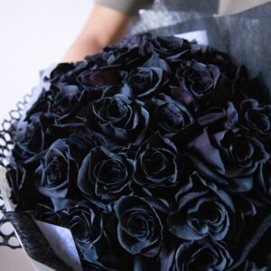 52 black roses bouquet